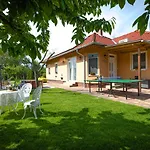 Sunny Garden Pihenohaz * Siófok