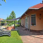 Sunny Garden *