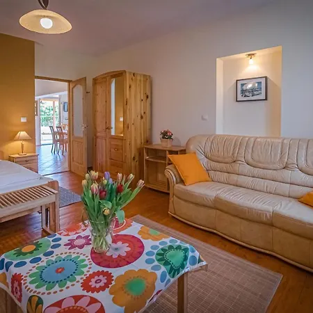 Sunny Garden Pihenohaz