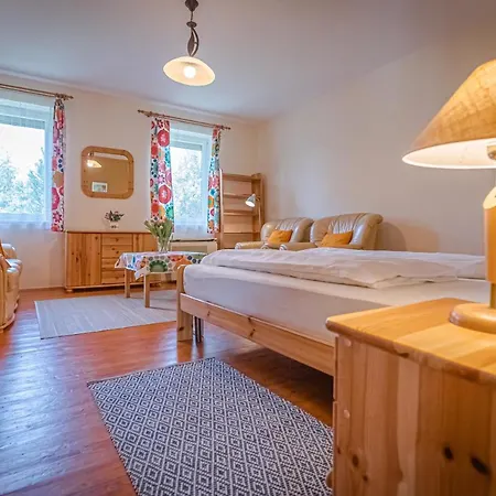 Dom wakacyjny Sunny Garden Pihenohaz *