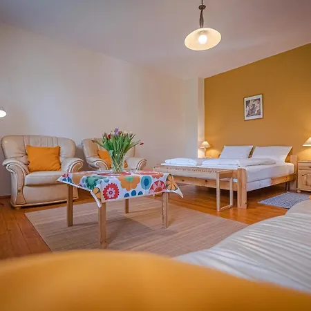 度假居 Sunny Garden Pihenohaz