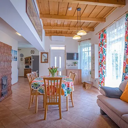 Sunny Garden Pihenohaz