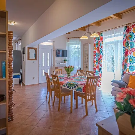 Sunny Garden Pihenohaz Σπίτι διακοπών *