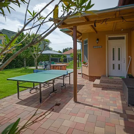 Sunny Garden Pihenohaz Σίοφοκ