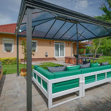 Sunny Garden Pihenohaz * Siofok