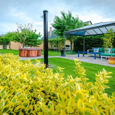 Sunny Garden Pihenohaz Σπίτι διακοπών