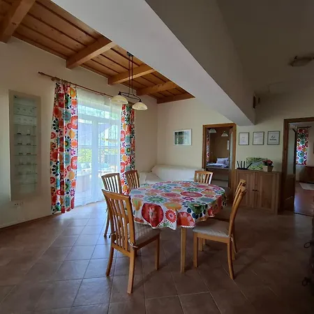 Sunny Garden Pihenohaz