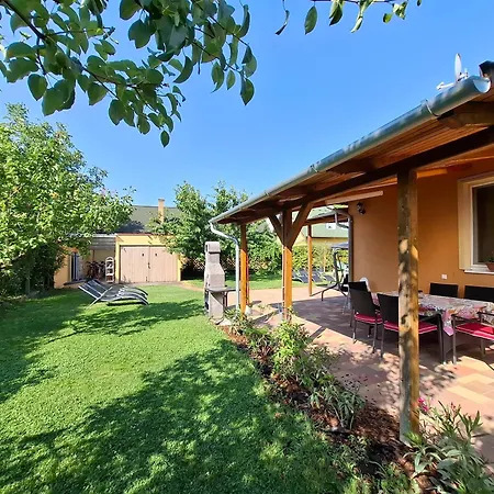 Sunny Garden Pihenohaz Σπίτι διακοπών Σίοφοκ