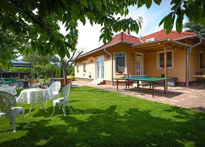 Sunny Garden Pihenohaz * شيوفوك