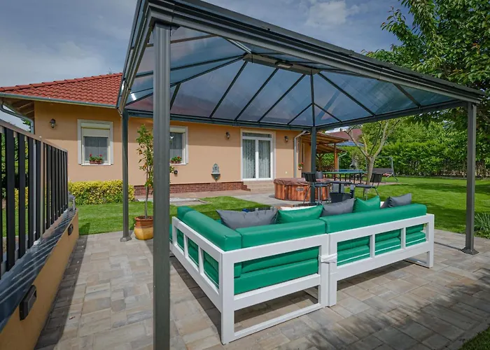 Sunny Garden Pihenohaz * شيوفوك