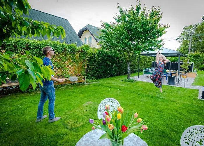 Sunny Garden Pihenohaz بيت للعطل *