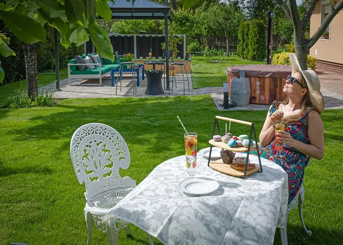 Sunny Garden Pihenohaz * شيوفوك
