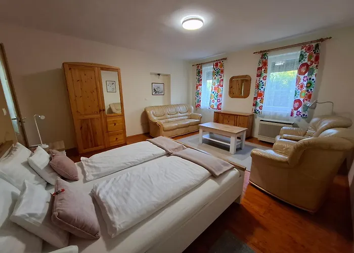 Sunny Garden Pihenohaz