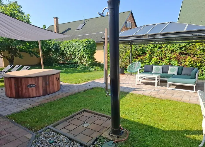 Sunny Garden Pihenohaz شيوفوك
