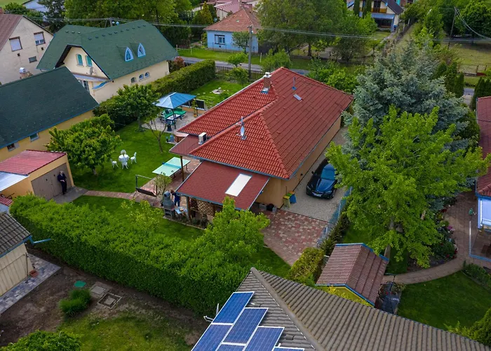 Sunny Garden Pihenohaz * شيوفوك