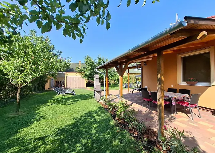 Sunny Garden Ferienhaus Siófok